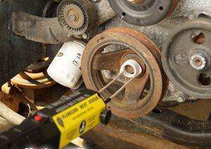 拧螺钉拧不动,螺钉很紧拧不出来怎么办