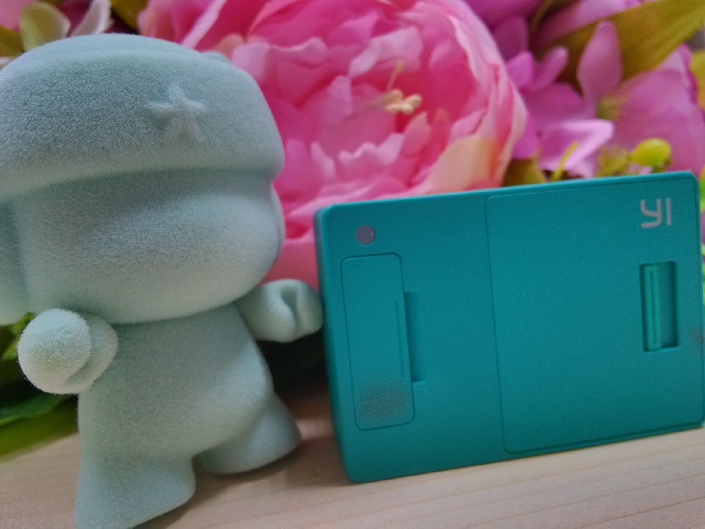 小蚁运动相机怎么通电自动开机,小蚁运动相机一代介绍