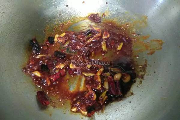 豆腐的这种做法太下饭了，咬一口会爆汁，孩子把盘子都舔干净