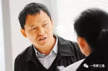 没钱没关系,几次差点倒闭,他却打造出市值300亿的激光帝国