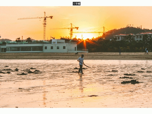 和你一起走在海边看日落,和你在海边漫步
