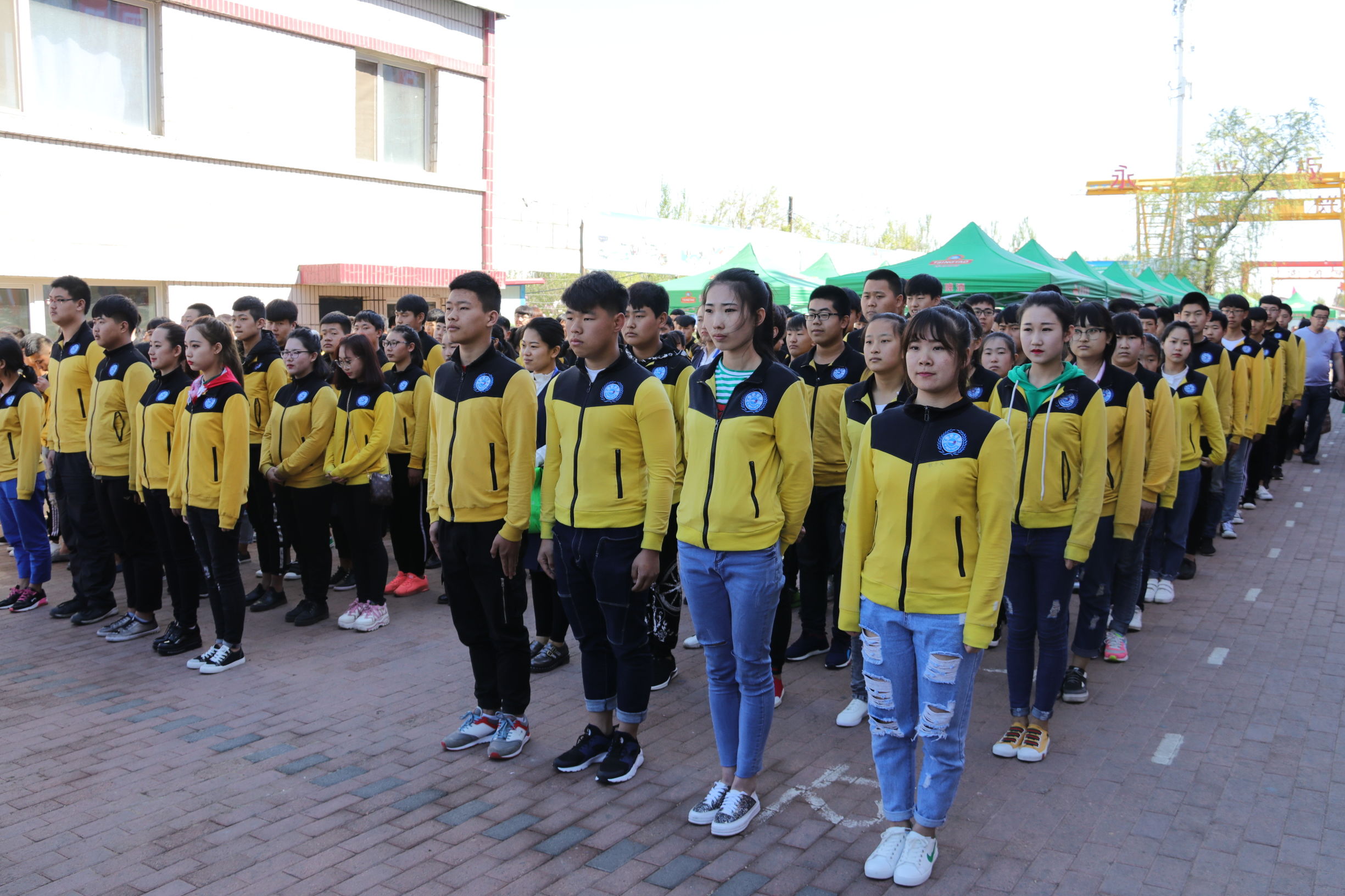 毕业生就业难该何去何从,高职毕业生就业难点与工作建议