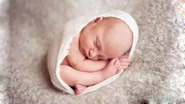 生孩子三天报喜准备啥,孩子过百日有什么讲究