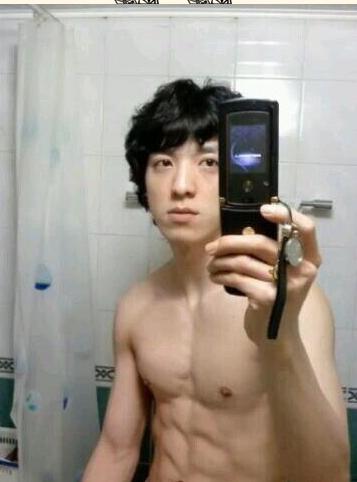 韩国skt教练为啥叫力宏,sktfaker力宏教练