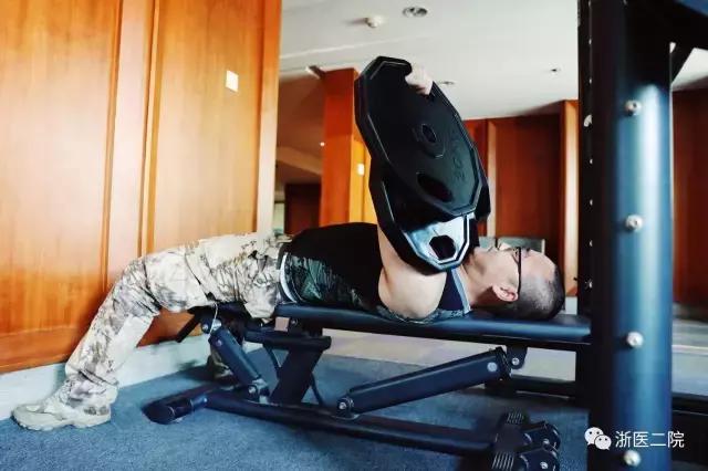 每个男护,都有一个故事男护士联盟“广济兄弟连”今日成立