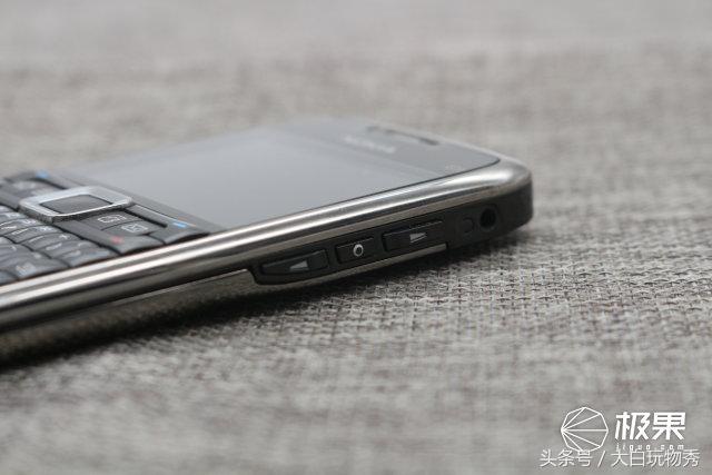 诺基亚e71发布信息,诺基亚e71拆解