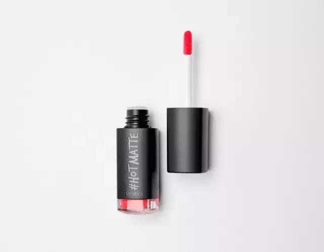 卖衣服每次都要跑去进货吗,卖衣服的都会打扮吗