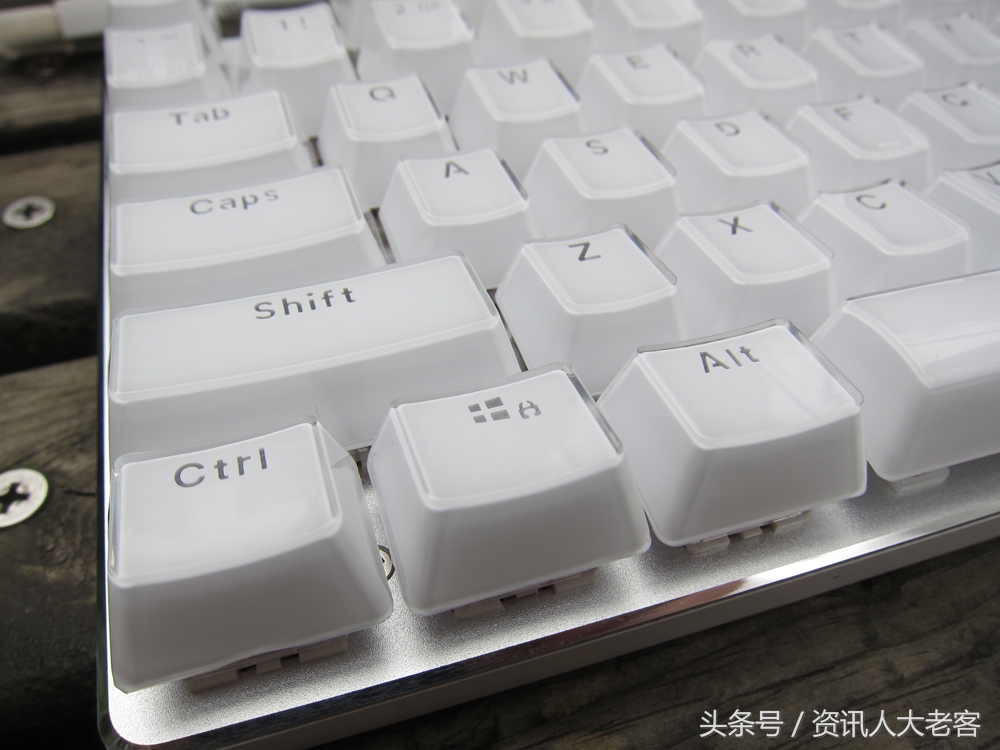 雷柏机械键盘v500冰晶版,雷柏v500s冰晶版怎么样