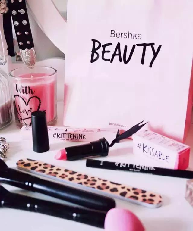 卖衣服每次都要跑去进货吗,卖衣服的都会打扮吗