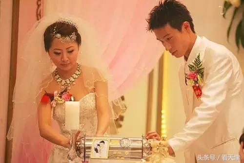 天津泰达权健太太团大pk！球员太太原来那么美！