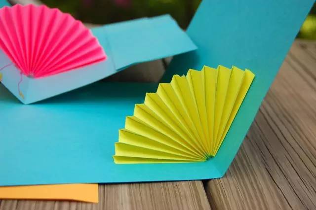 花环贺卡diy,幼儿园花朵卡纸手工贺卡