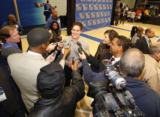 独行侠签下丁彦雨航,小牛队签丁彦雨航