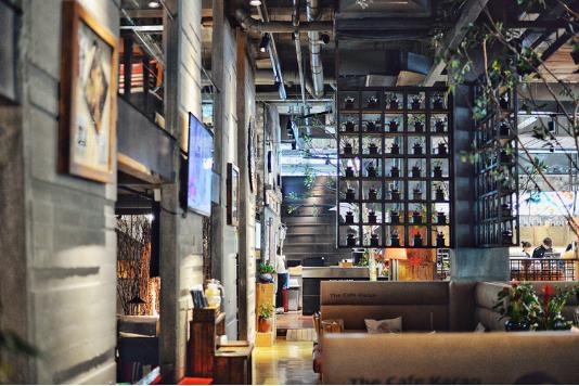 邱莹莹应勤初次咖啡馆见面,欢乐颂邱莹莹咖啡馆瑞幸