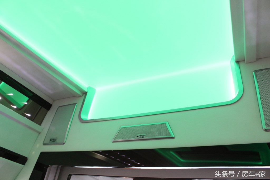 奔驰埃尔法商务车改装房车,gmc和埃尔法房车