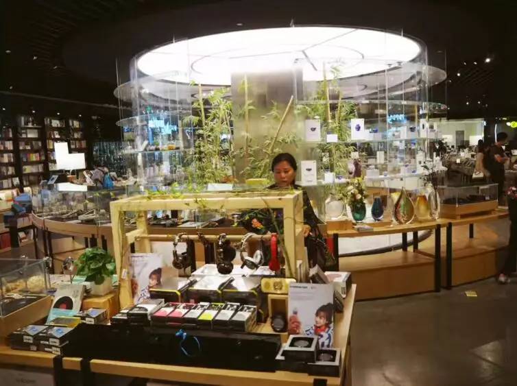 生活+｜手帐爱好者在成都必打卡签到的几家店（内附院8里套餐获奖名单）