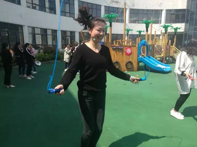 五月的小可爱们视频,五月可爱的小宝宝