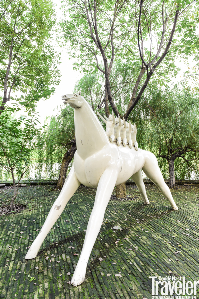 不为风物滋味好，此生何必住苏州