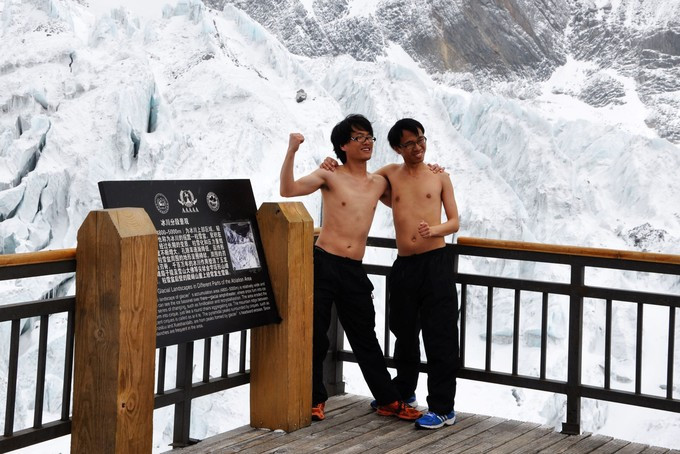 玉龙雪山纳西人心中的神山,玉龙雪山是当地纳西族的神山