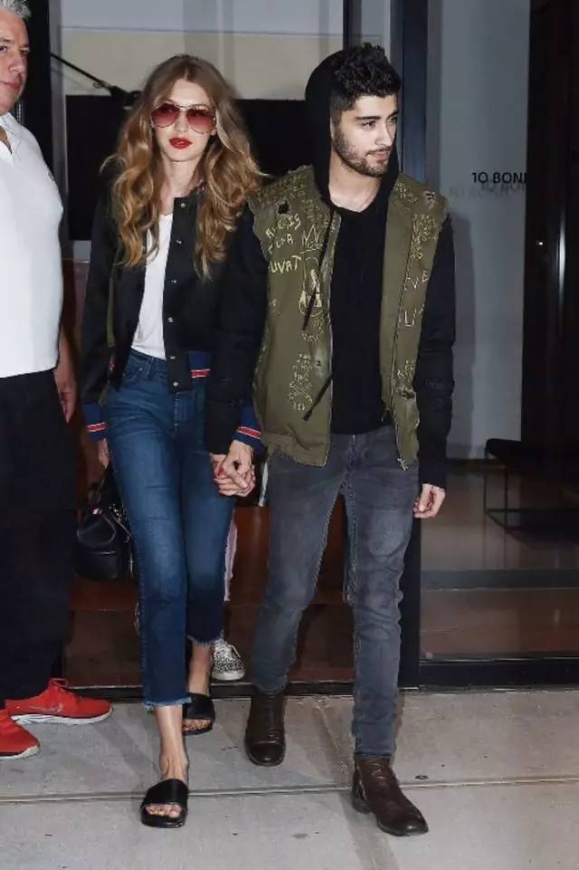 蕾哈娜新鞋,蕾哈娜的水晶鞋