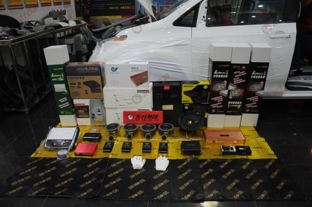 丰田塞纳柚木色耐磨地板,丰田塞纳航空座椅星空顶木地板