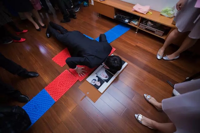 堵门游戏准备几个比较合适,新郎迎娶新娘堵门游戏