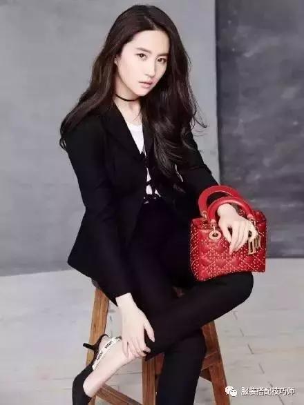 夏天时尚人字拖高跟鞋女最新款,夏天细跟高跟鞋搭配什么裤子