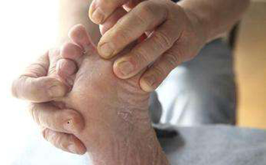 糖尿病患者夜间脚疼怎么办？中医说应该这样缓解