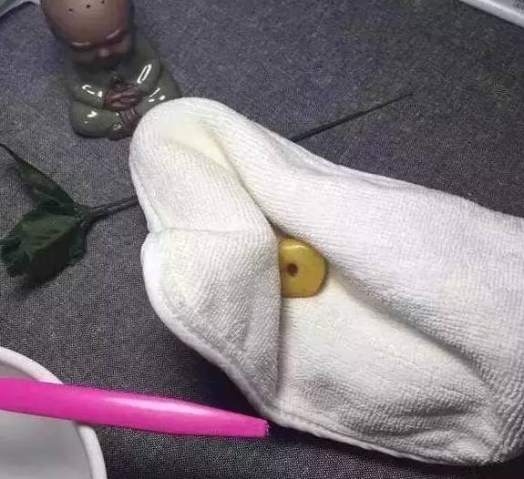 老蜜蜡有坑怎么保养,老蜜蜡修型