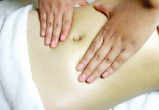 卵巢保养手法和肠胃保养的不同,睡前一个动作改善卵巢保养