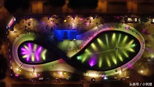 nike和led跑道,nike又一款破碎感的鞋