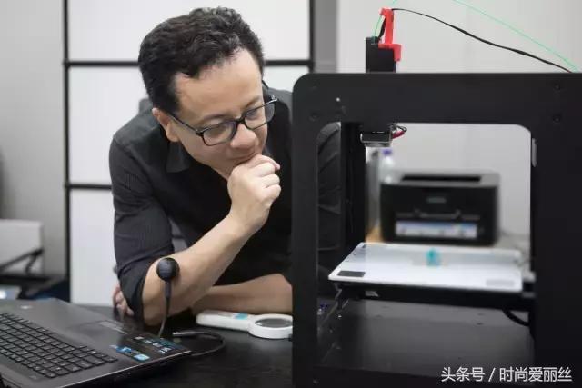 他把妹妹莫文蔚的声音做成戒指送她，定制“会说话”的告白礼物！