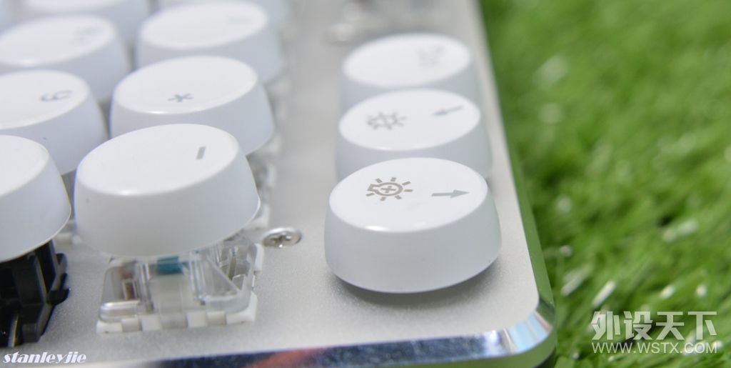 腹灵光轴机械键盘怎么样,红轴104机械键盘测评