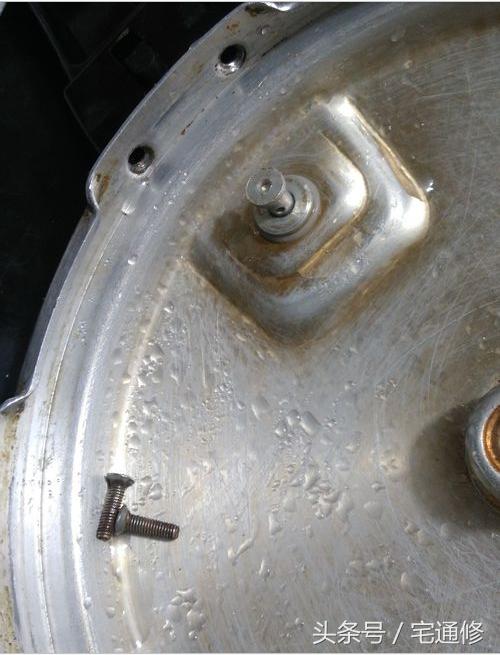 高压锅手柄处漏气维修视频,高压锅气阀顶不上去怎么回事