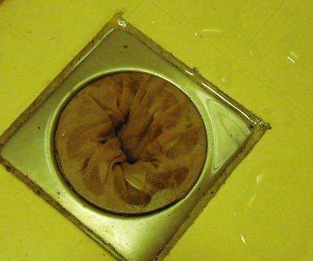 淋浴房地漏被头发堵了怎么办,卫生间地漏怎样防止头发进去