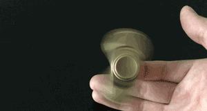 十个小孩玩游戏,几个小孩玩陀螺