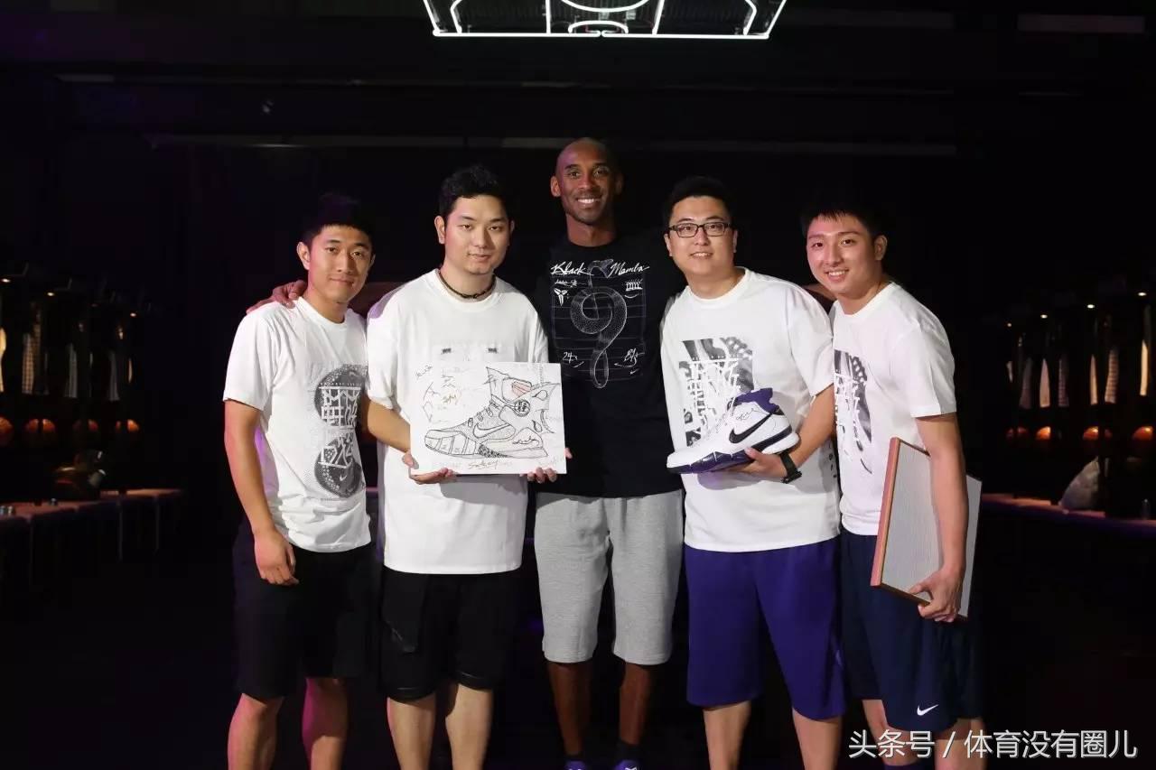 还在抱怨鞋柜里缺一双球鞋?那么这个苏州男孩关于NBA的收藏