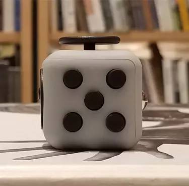 专职手瘾一百年的小物件