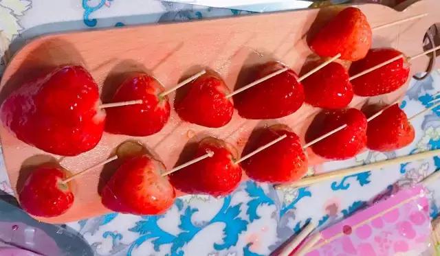 “深夜的地铁上，不只我一个人”|89条城市青年安全指南