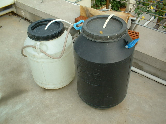 最新农村小伙在家自制太阳能,民间牛人自制太阳能