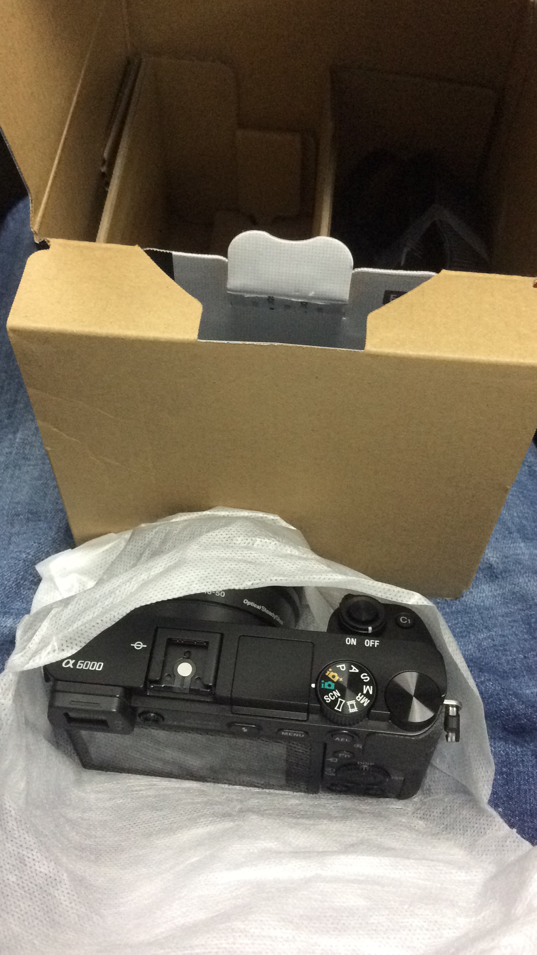 鍒氫拱鏉ョ储灏糰6000灞忓箷鏈夋病鏈夎啘,绱㈠凹a6000寰崟鎽勫奖鏁欑▼