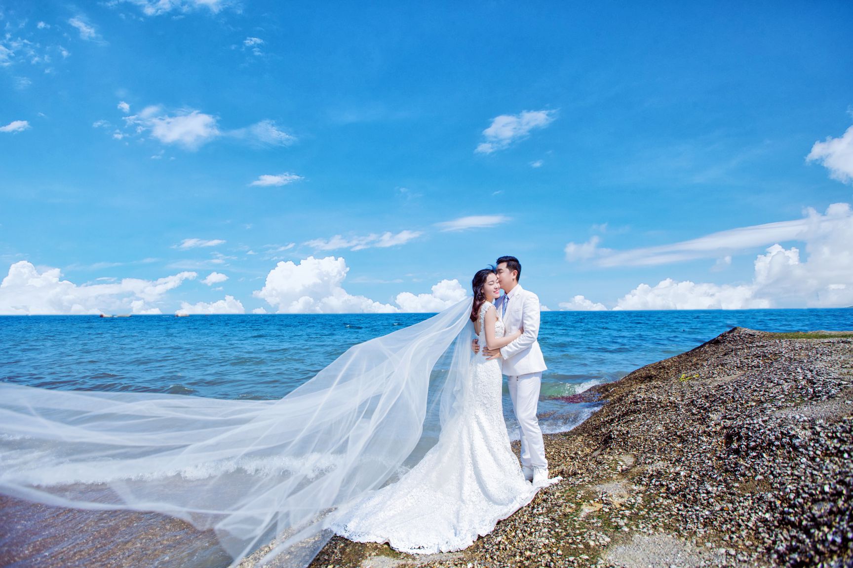 网上订婚纱照怎么选,订婚纱照要注意什么