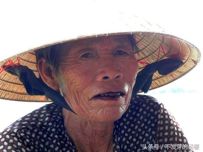 嚼槟榔放大图,槟榔的四大恐怖图片