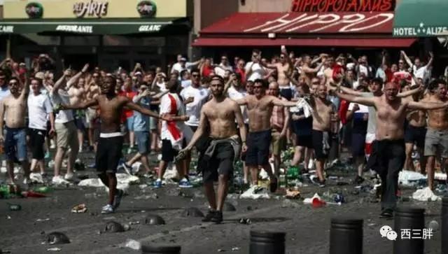 别去俄罗斯世界杯，战斗民族的足球流氓会让你怀疑人生