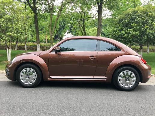 新到17年大众甲壳虫,14年大众甲壳虫白色驾驶感受