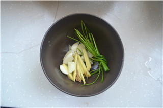 白灼基围虾和花甲,白灼基围虾怎么做