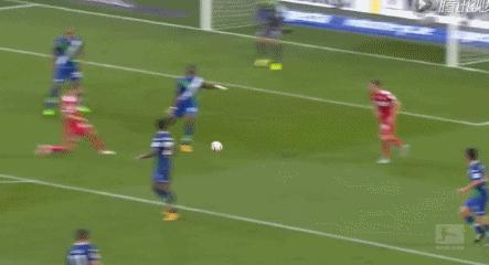 巴萨小将首秀单刀破门,巴萨17岁小将首单刀破门