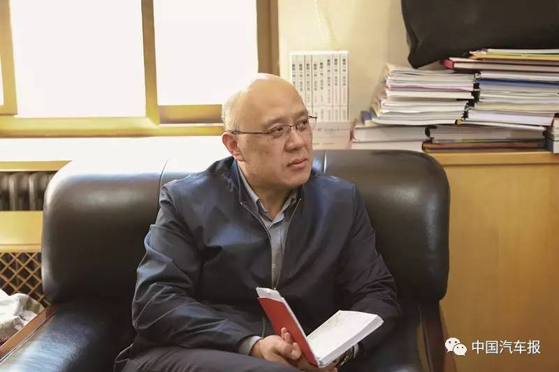 鑰侀浼忔灔蹇楀湪鍗冮噷婕旇瑙嗛,鑰侀浼忔灔蹇楀湪鍗冮噷璇勮堪