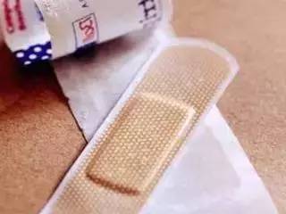 新鞋磨脚怎样做,新鞋磨脚教程