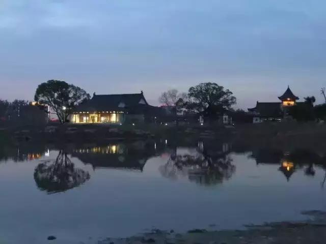 帝国大厦、堪培拉电讯塔、广州塔、杭州东站，浙大用这种方式庆生