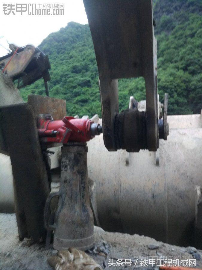 船上生锈的销子怎么拿下来,挖机斗齿销子生锈卡死怎么取出